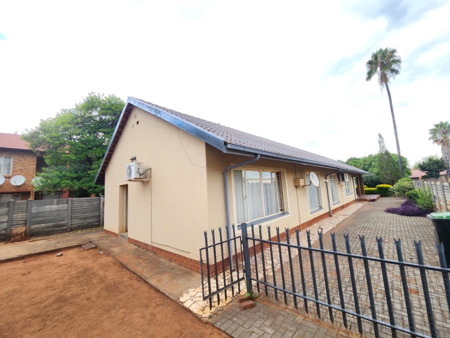 3 Bedroom Property for Sale in Rustenburg Central North West